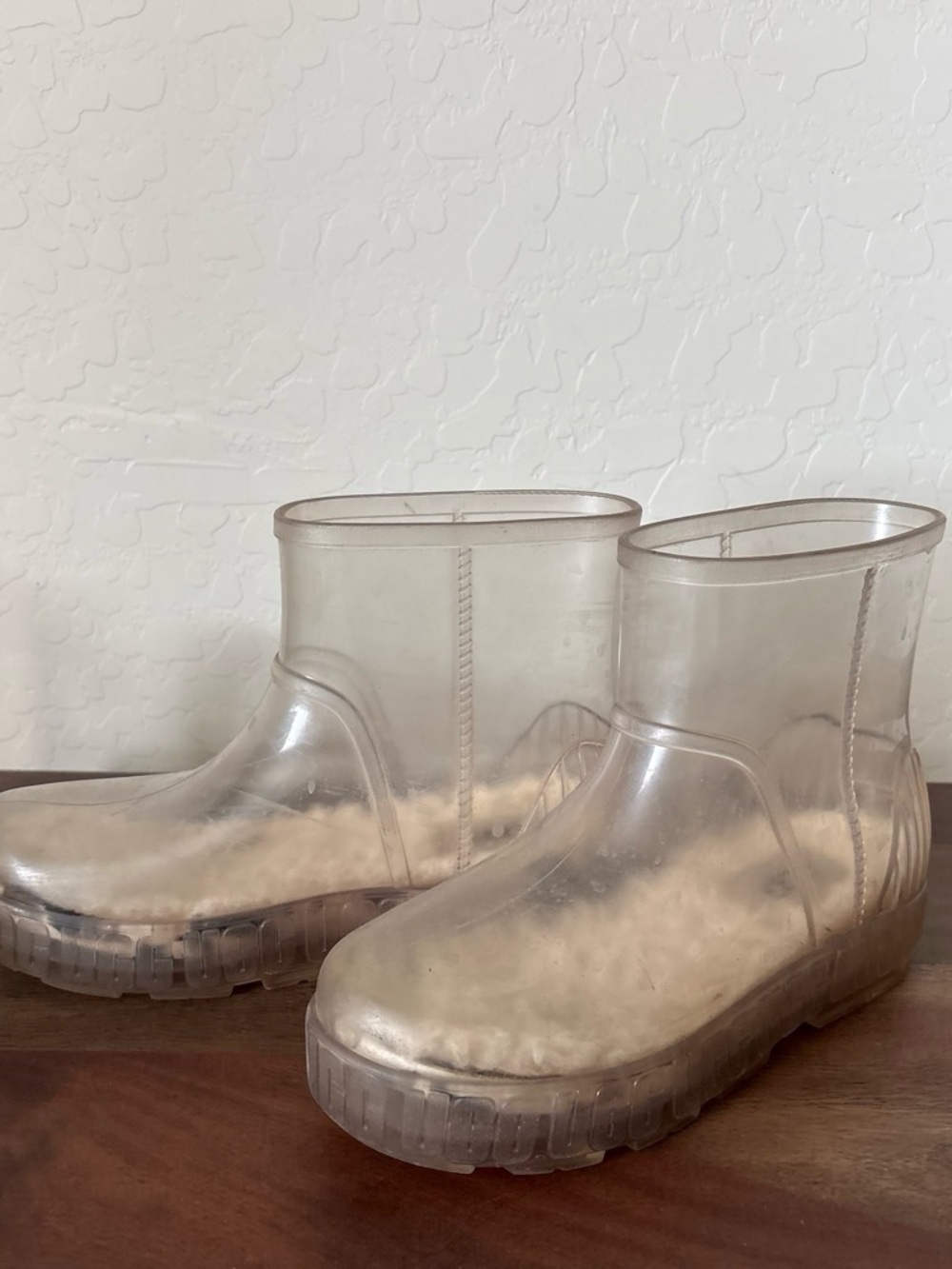 UGG Women’s Clear Plastic Ankle Rain Boots Waterproof Pull On Round Toe US 6